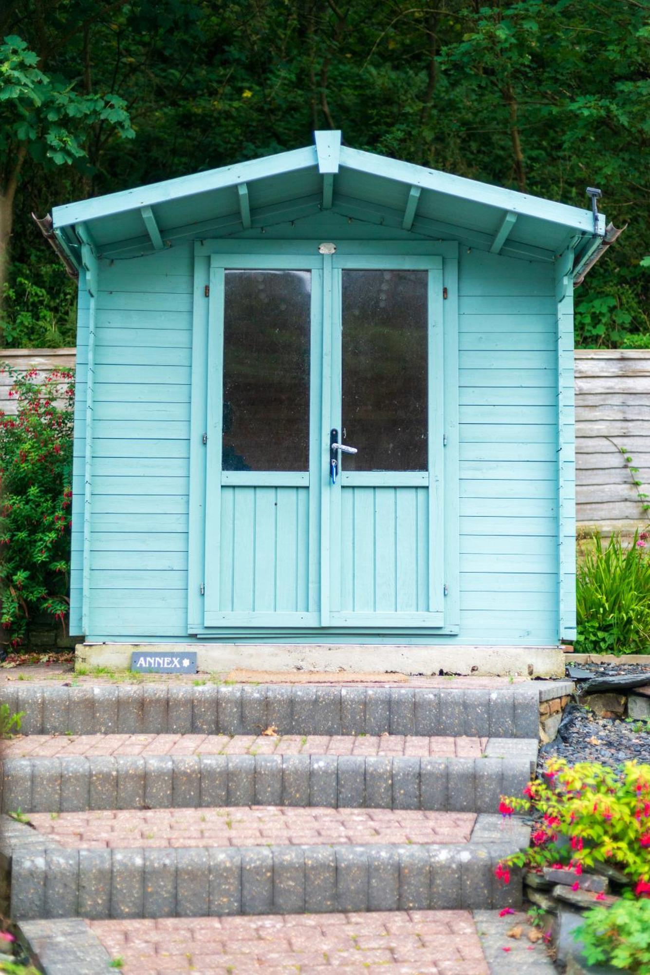 Riverside Bothy In Heart Of Scenic Harbour Village Solva Exterior foto