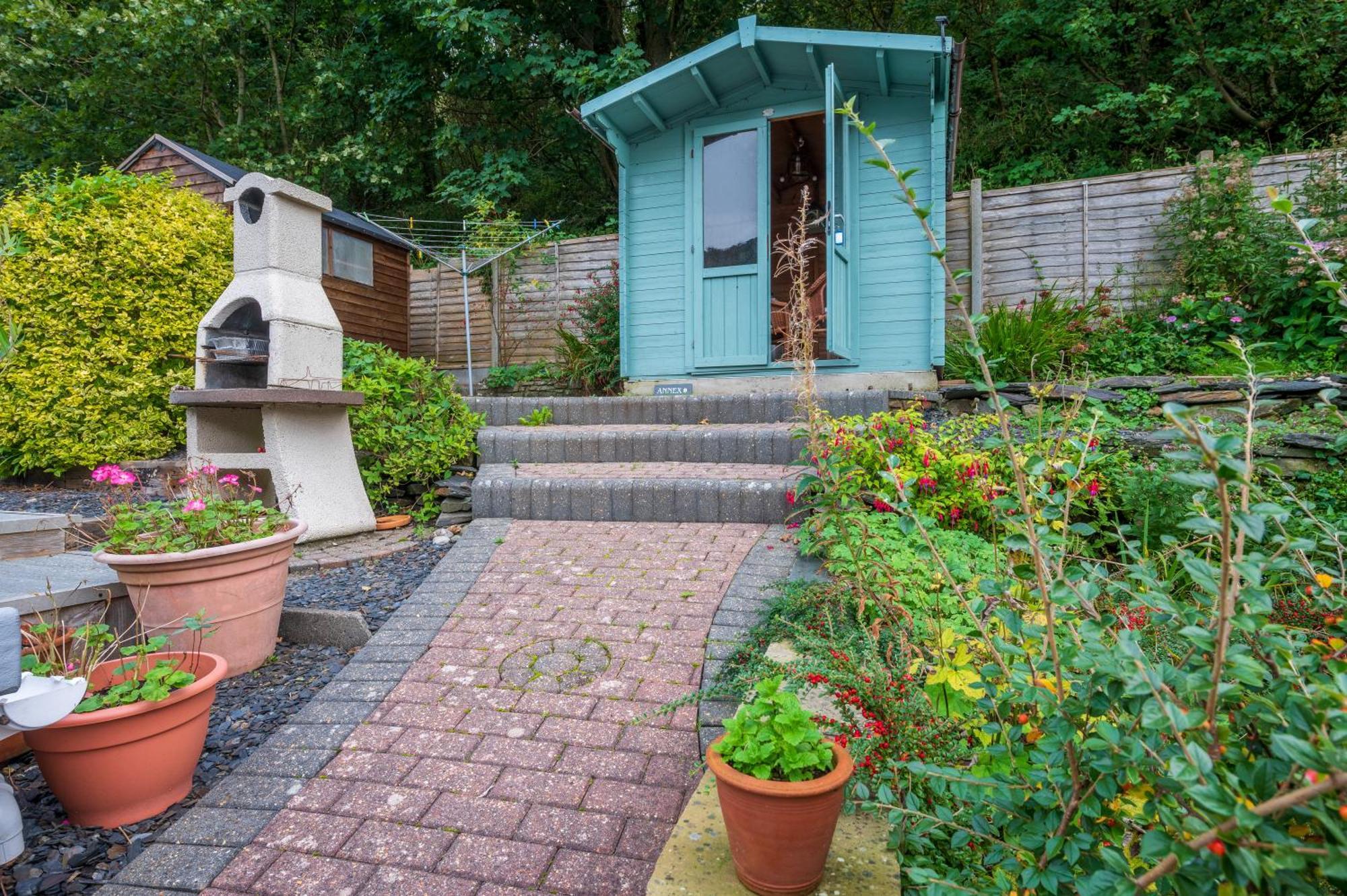 Riverside Bothy In Heart Of Scenic Harbour Village Solva Exterior foto